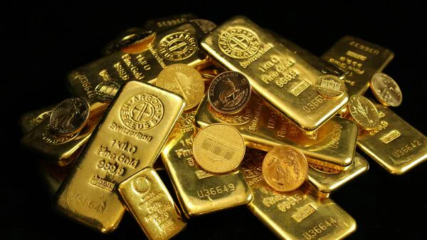 Indian Banks Halt Gold Imports Over Approval Delays Tonnes Stuck At Customs Ahead Of Akshaya Tritiya: Report