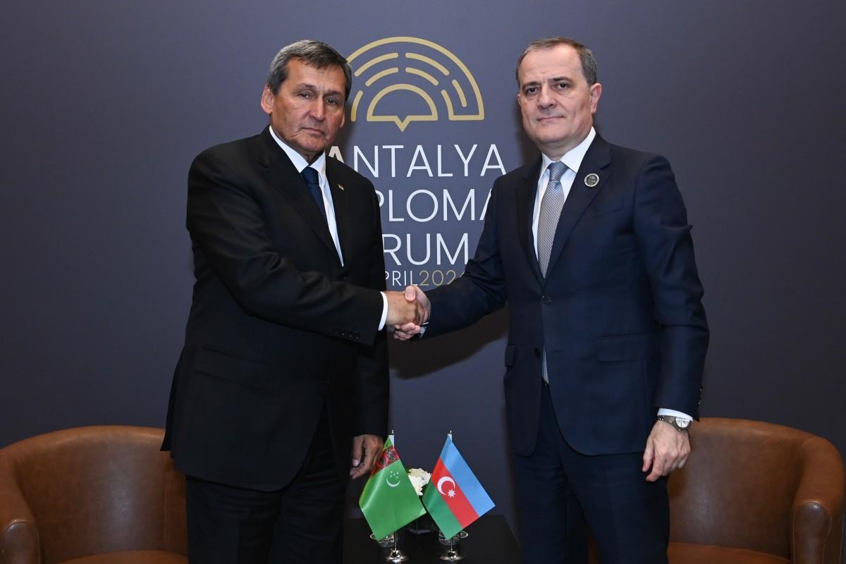 Azerbaijan And Turkmenistan Discuss Expanding Energy And Transport Ties