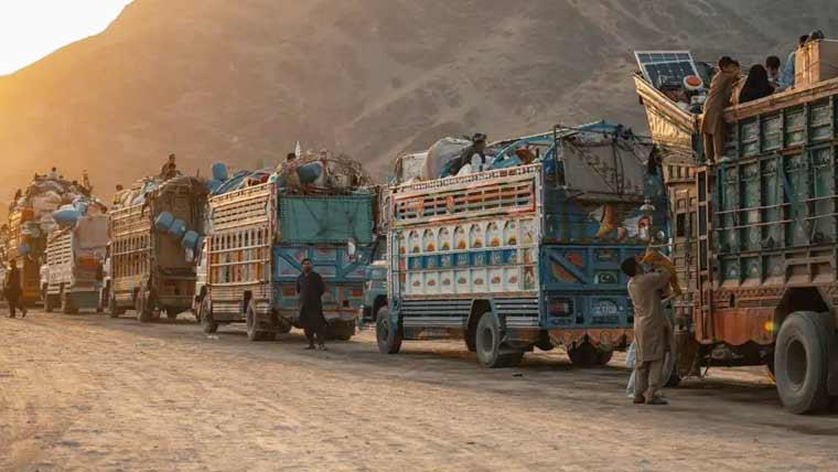 Torkham Border Closure Sparks Crisis: JUI Demands Trade Revival, Dignified Return Of Afghan Refugees