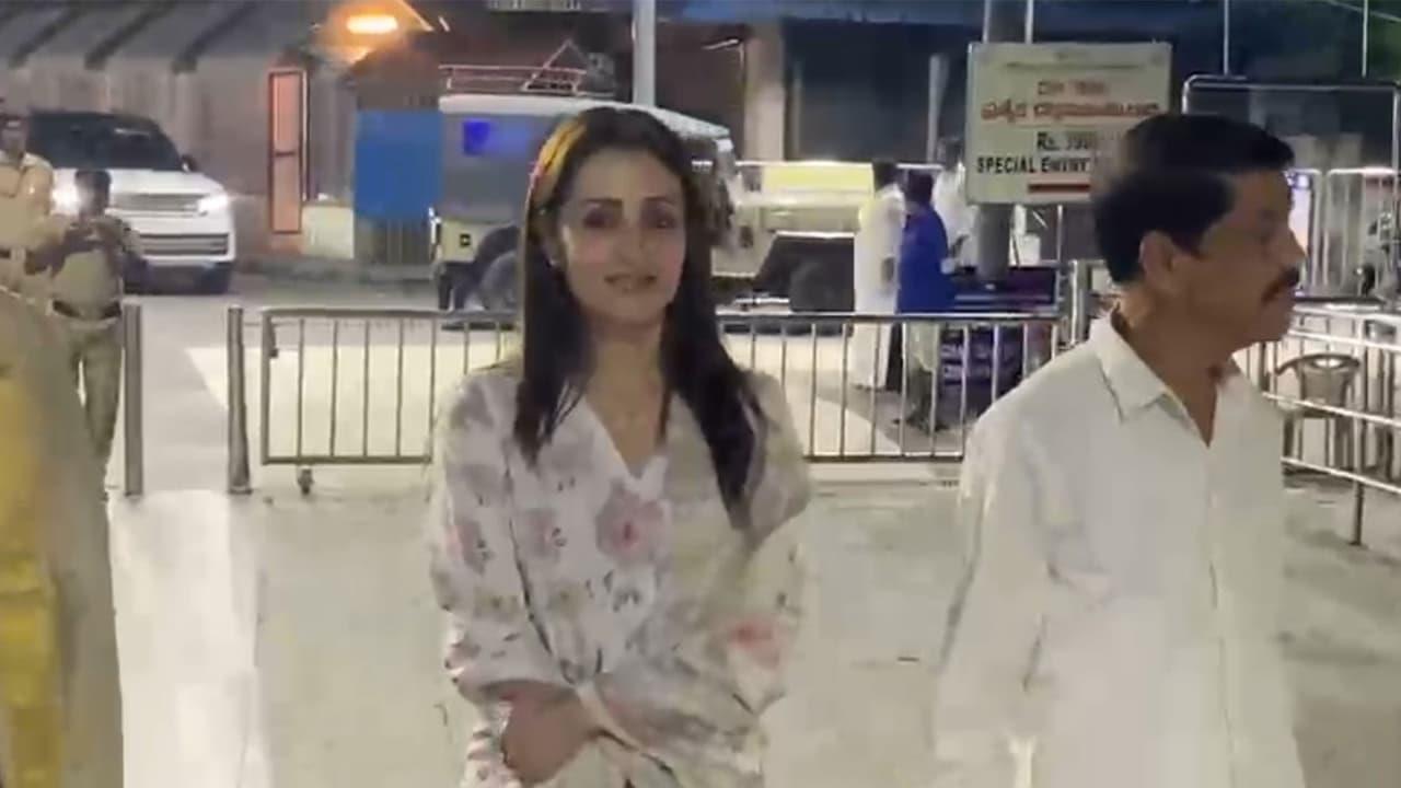 Trisha Visits Vijay Amid TVK's Strong Lead in Tamil Nadu Election Results | Quick Digest