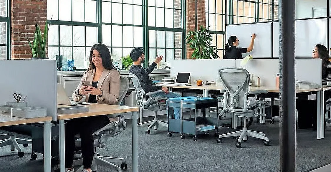 UAE Employees Put Job Security Ahead Of Pay Hikes As Uncertainty, AI Reshape Careers