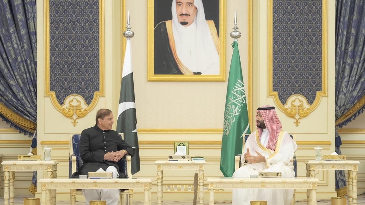 Pakistan's Saudi Deployment Reveals A New Gulf Security Reality