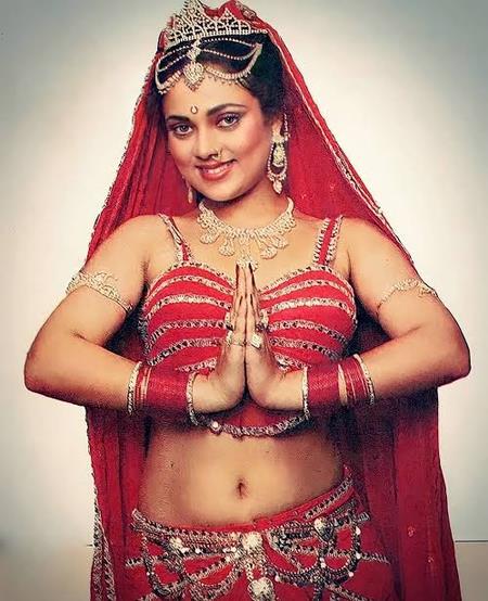 Mandakini Recalls 1986 'Singhasan' Shoot: Bollywood Nostalgia