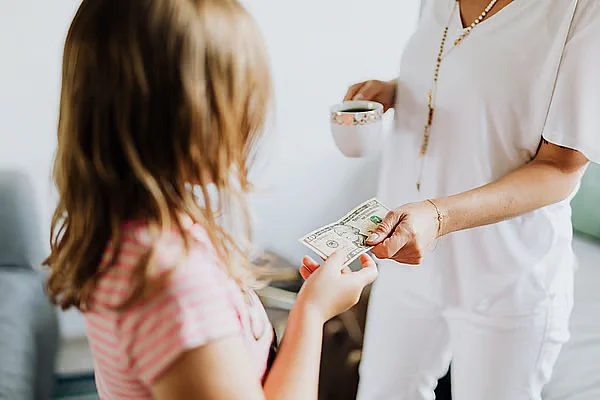 UAE Parents Taught How To Instill Financial Skills In Their Children