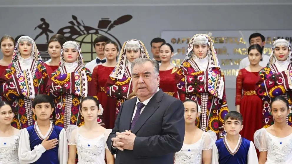 Tajik President Orders Stronger Education Of Persian“Ancestral Alphabet”