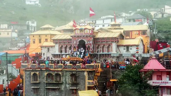  Badrinath Temple Donation Theft Case: CCTV Shows Accused 'Suspiciously Motiv 