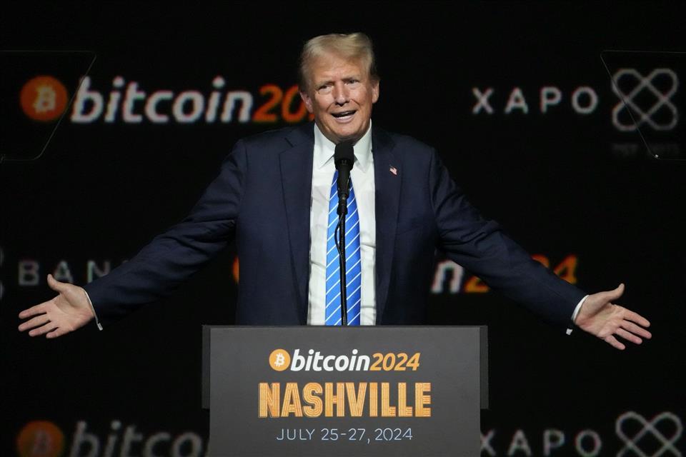 How Trump's Crypto Winnings Undermined The Industry's Push For Looser Regulation