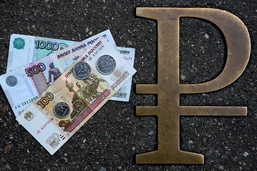 Russian ruble continues to decline, hit its lowest level