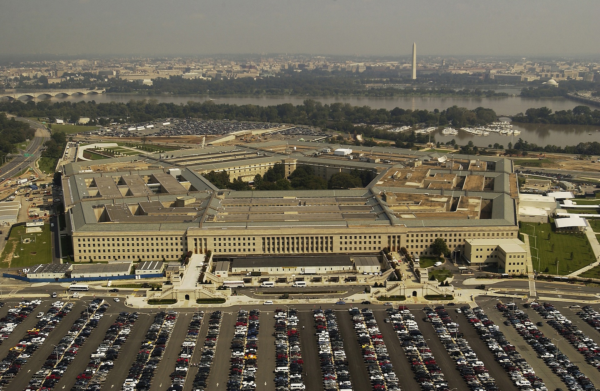 Pentagon declares dozens of US fighters want to oust government