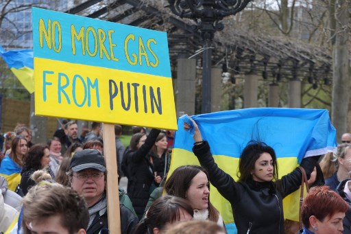 Zelensky promises to take back Donbass, Crimea