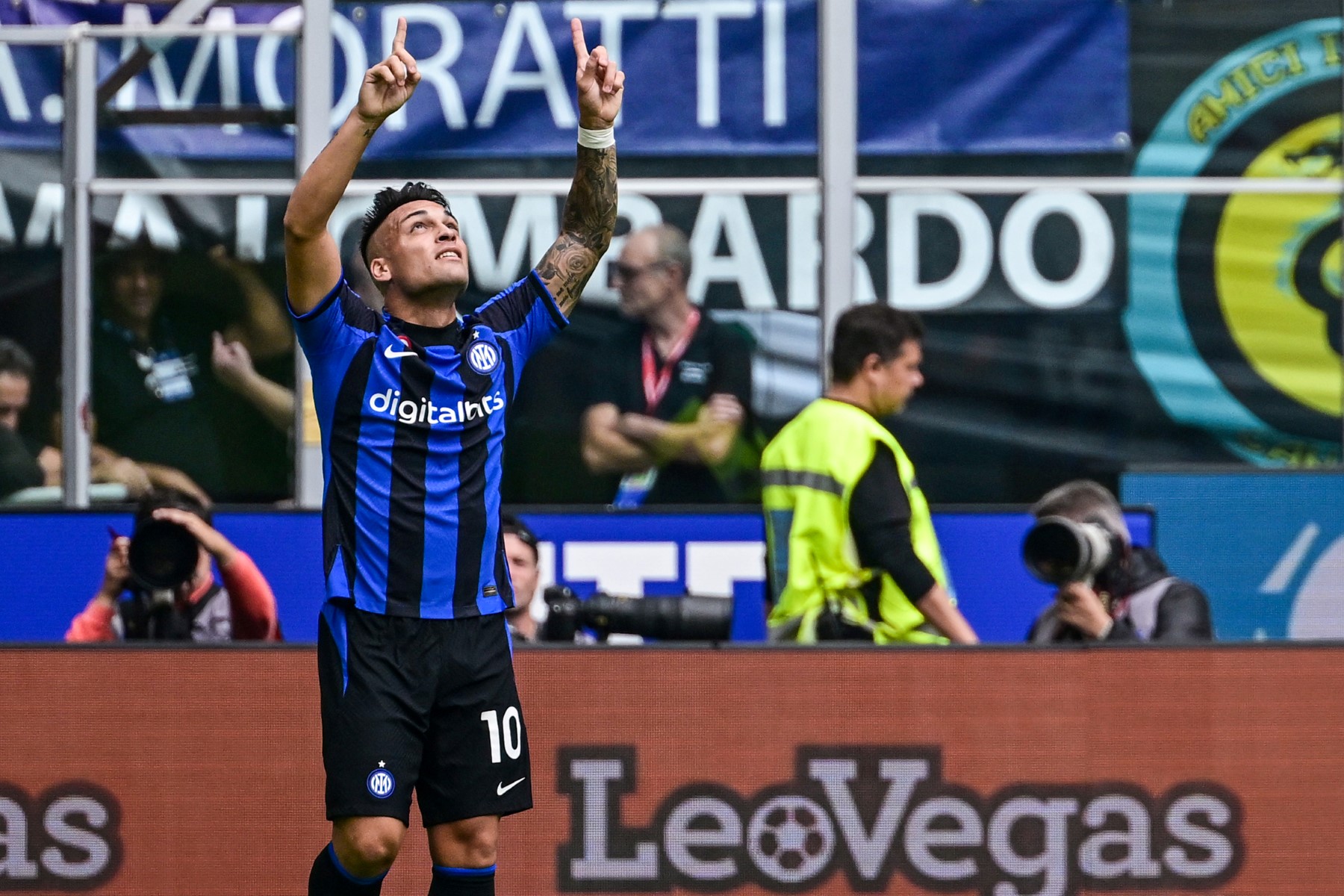 Lautaro Martinez Shines in Key Matches as Inter Milan Defends Italian Cup