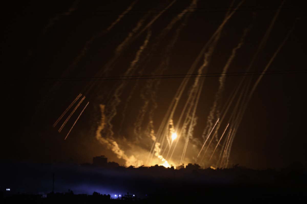 Israeli airstrikes on Yemen kill 35 people and injure over 100