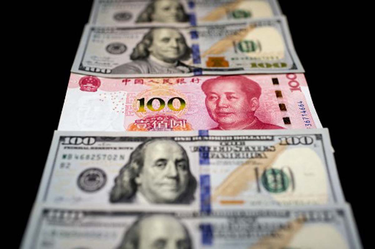 Chinese Yuan Edges Lower Against U.S. Dollar